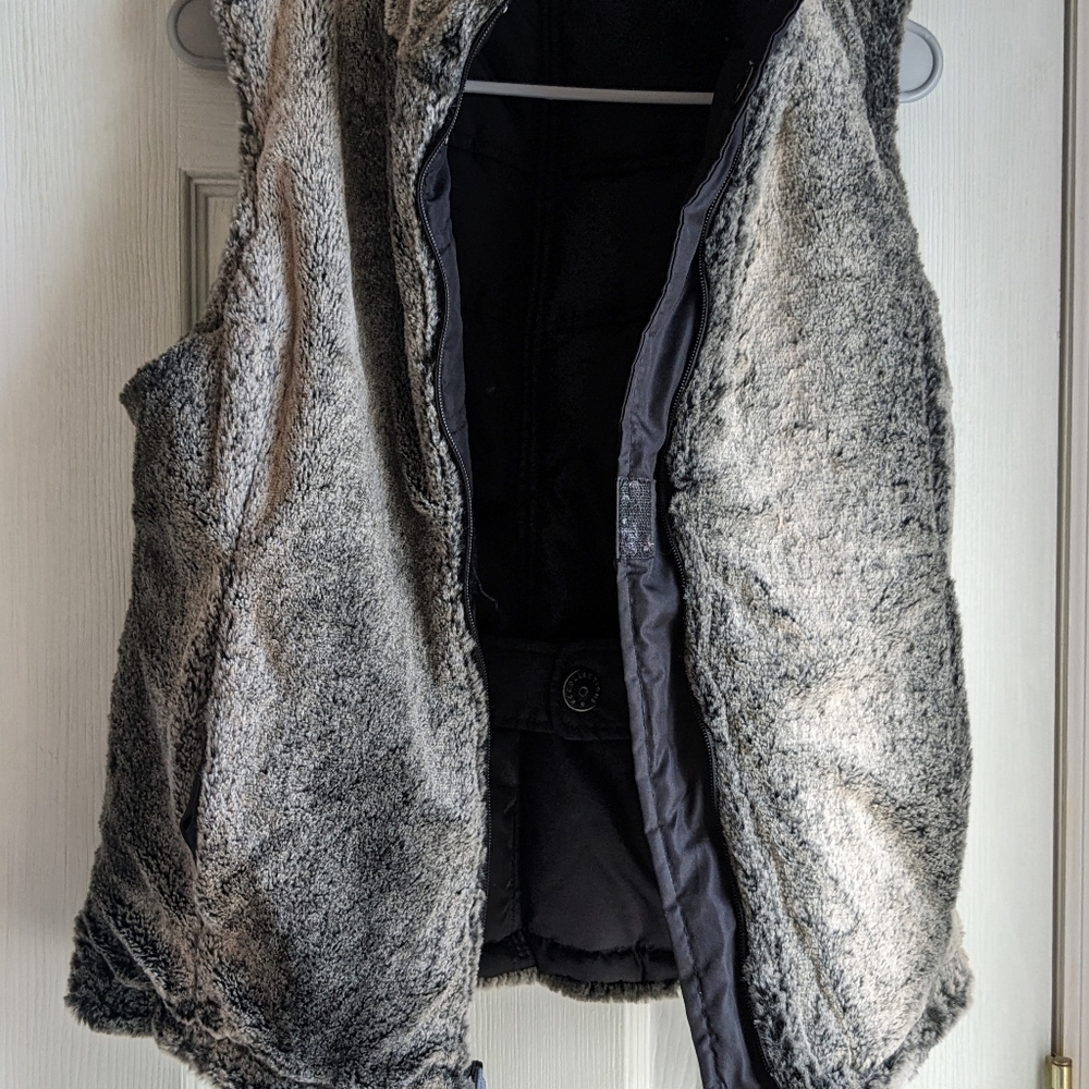 Reversible fall/winter vest.